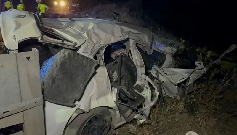 : Trafikte İhmal Faciası: Ters Şeride Giren Araç Tankerle Çarpıştı