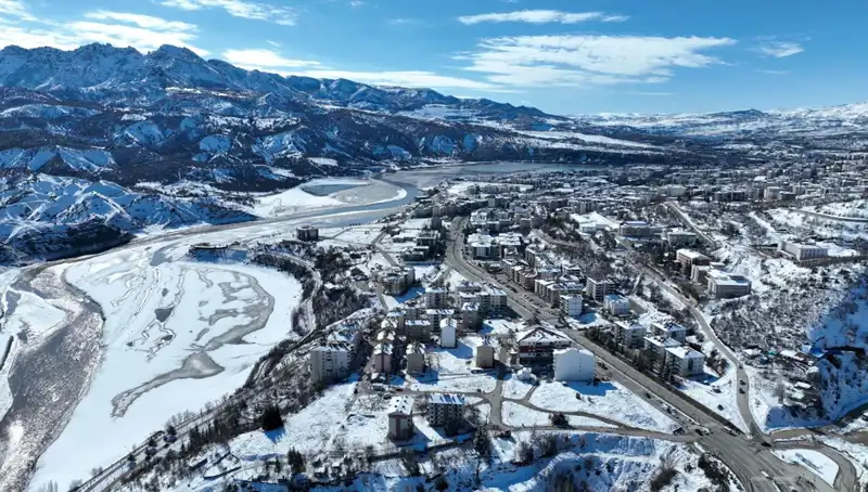 Tunceli'de Yağan Kar 131 Köy Yolunu Ulaşıma Kapattı