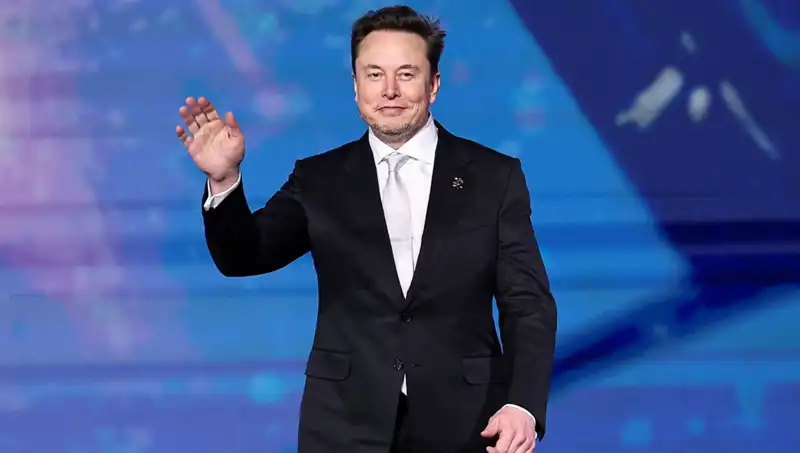 Tesla, Yıldırım Hızla İlerlettiği "Canavarı" Rafa Kaldırdı: Yeni Strateji Neler Getirecek?