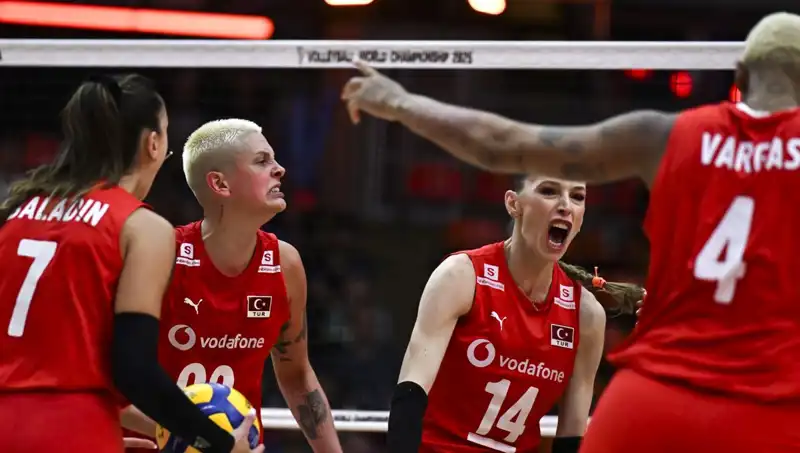 Türkiye-Japonya Voleybol Maçı: Filenin Sultanları Zafer İçin Mücadele Ediyor!