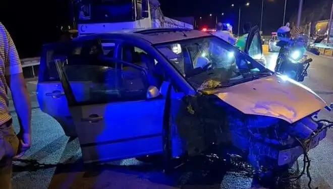 Otomobil Bariyere Çarptı: 1 Ölü, 3 Yaralı, Kaza Anının Detayları Ortaya Çıktı