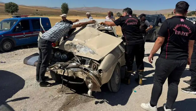 Kahramanmaraş'ta Feci Kaza! Kamyonet ve Otomobil Çarpıştı