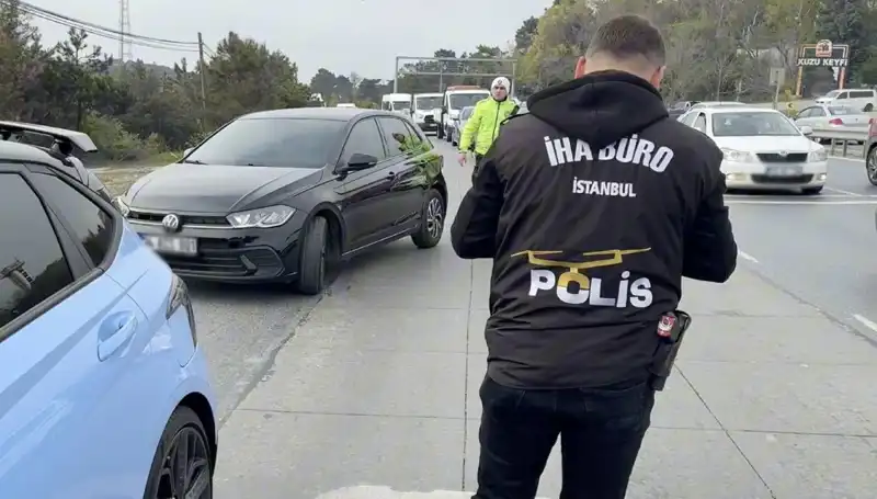 Emniyet Şeridini İhlal Eden Şoförün Başına Gelenler Şaşkına Çevirdi