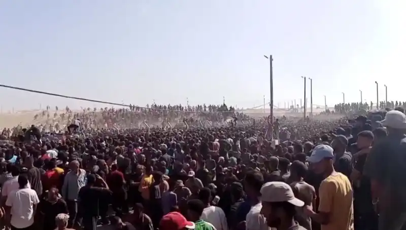 İsrail, Yardım Bekleyen Filistinlilere Saldırdı: 30 Kişi Hayatını Kaybetti