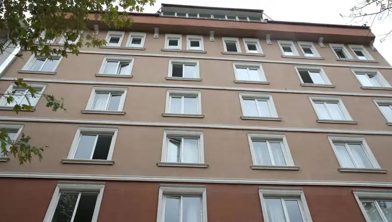 Kastamonu'da Otel Penceresinden Düşen Kadın Hayatını Kaybetti: Olayın Ardındaki Misterler