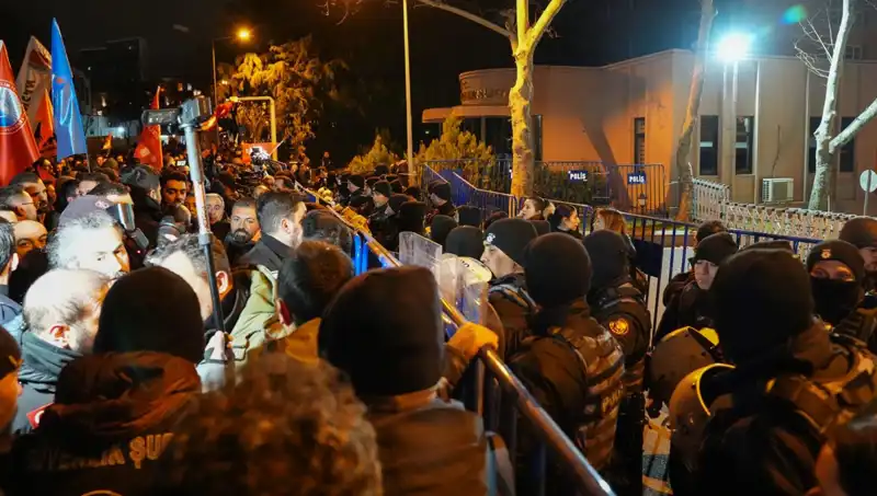 İstanbul'daki Ekrem İmamoğlu Protestoları: Yerlikaya'dan Şok Açıklama