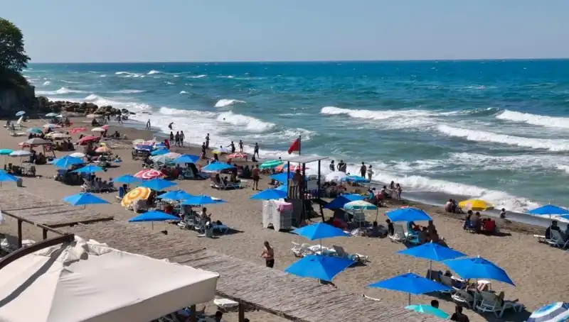 Akçakoca'da Denizde Yüzme Yasağı: Sebepleri ve Etkileri Neler?