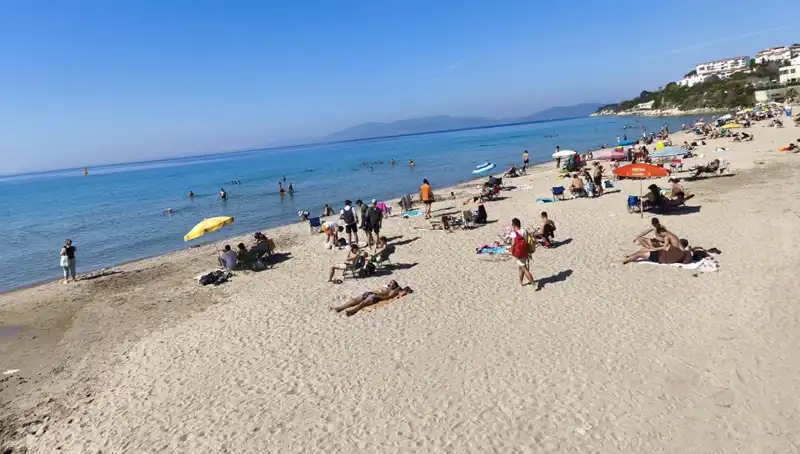 Yazın Keyfi: 29 Derece Sıcaklıkla Plajlar Bambaşka Bir Şekilde Canlandı