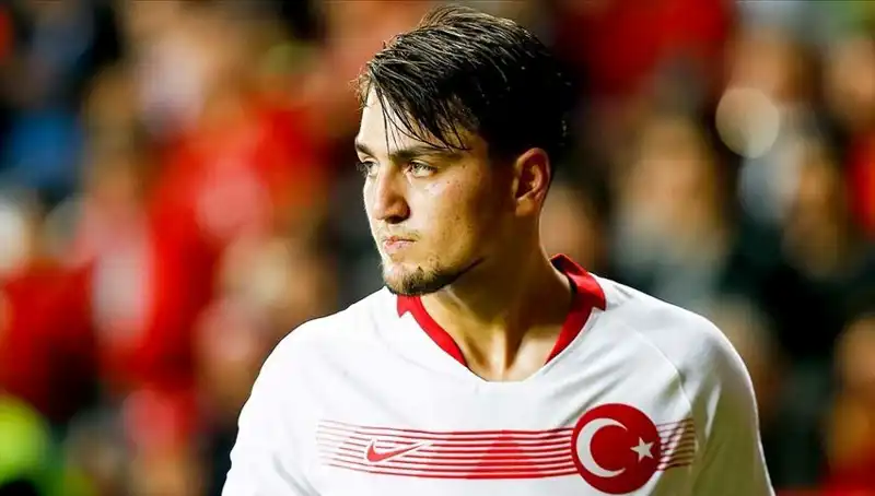 Beşiktaş, Milli Futbolcu İçin Transfer Hamlesi Yaptı: Cevabı Merak Ediliyor!