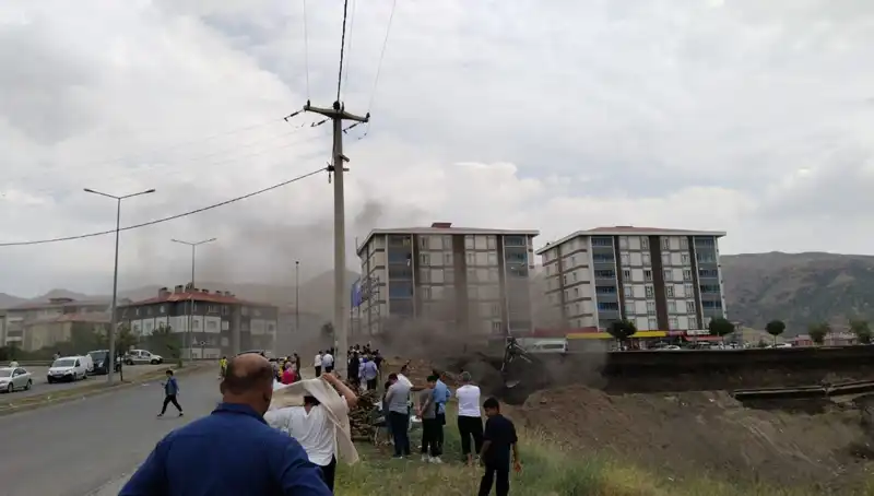 Bitlis'te Doğalgaz Hattında Patlama: Can Kaybı Var mı?
