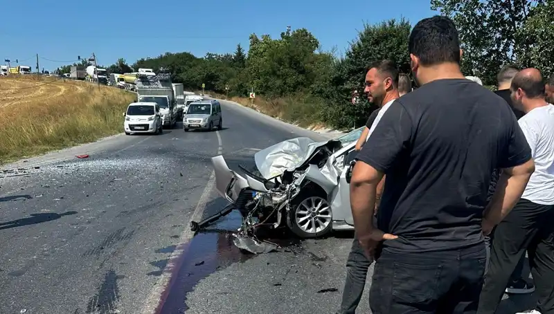 İstanbul'da Kalp Krizi Sonrası Feci Kaza: Otobüse Çarpan Araçta Neler Oldu?