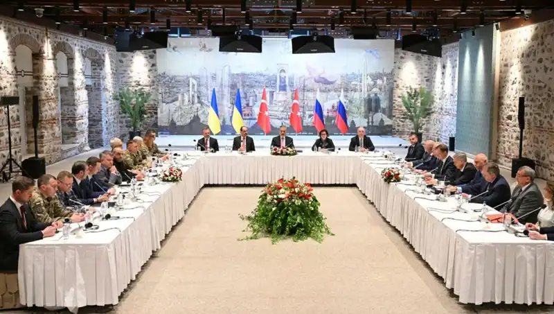 İstanbul'da Tarihi Barış Zirvesi: Rus Heyeti Türkiye'de Görüşmelerde Bulundu