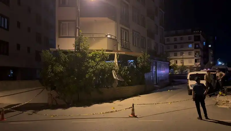 İstanbul’da Kafeye Silahlı Saldırı: Can Kaybı ve Yaralılar Var