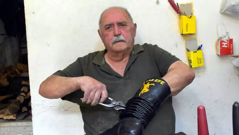 64 Yıldır Terzilik Yapan Tireli Hasan Usta'nın Hikayesi