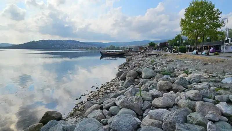 Sapanca Gölü'ndeki Su Seviyesindeki Düşüş Endişelere Neden Oluyor