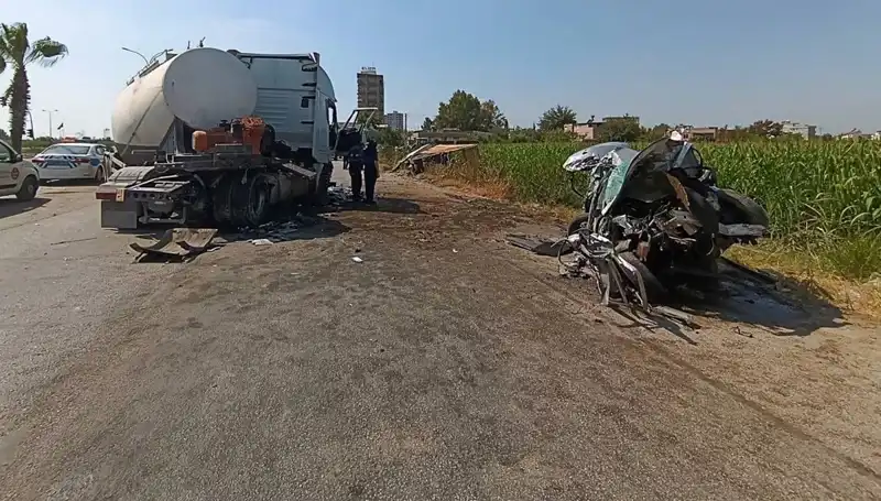 Adana'da Tanker Kazası: Otomobil ve Kamyonun Feci Çarpışması!