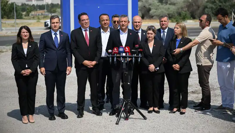 Özgür Özel TUSAŞ’ta: Türk Havacılık Sektöründe Geleceğe Dair Umut Verici Mesajlar